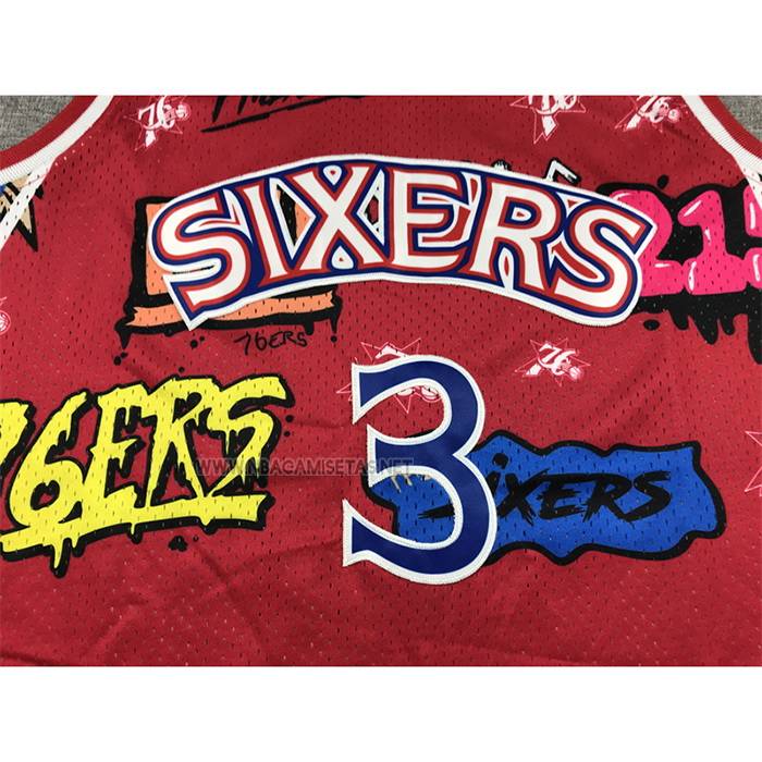 Camiseta Philadelphia 76ers Allen Iverson NO 3 Slap Sticker Mitchell & Ness 1996-97 Rojo